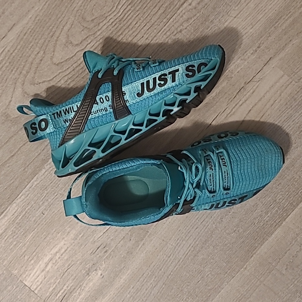 W8 Shoes - Picture 4 of 4